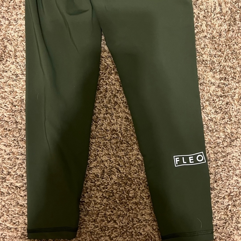 Fleo crop workout leggings